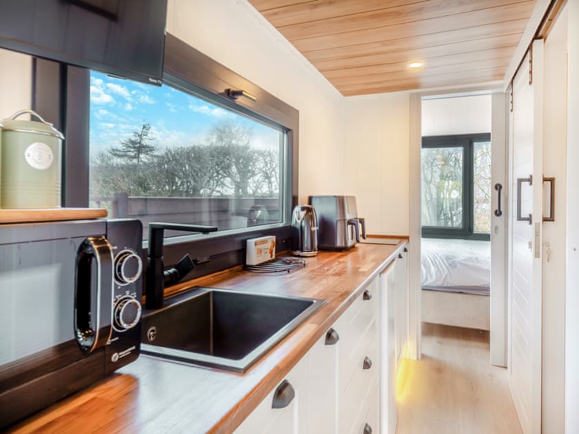 Kitchen |  Meadow Lodge - Ailby Retreats, Ailby