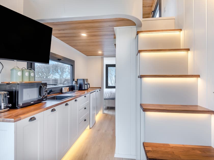Kitchen |  Meadow Lodge - Ailby Retreats, Ailby