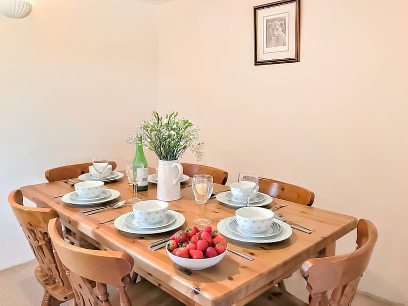 Dining Area | Bill and Ben’s Cottage - Fentrigan Manor Farm Holiday Cottages, Warbstow