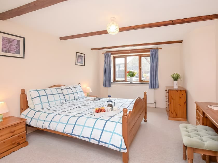 King size bedroom  | Bill and Ben’s Cottage - Fentrigan Manor Farm Holiday Cottages, Warbstow