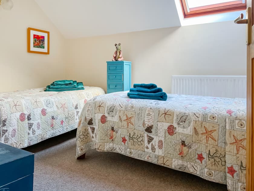 Twin bedroom | Shell Cottage - Delfryn Cottages, Solva