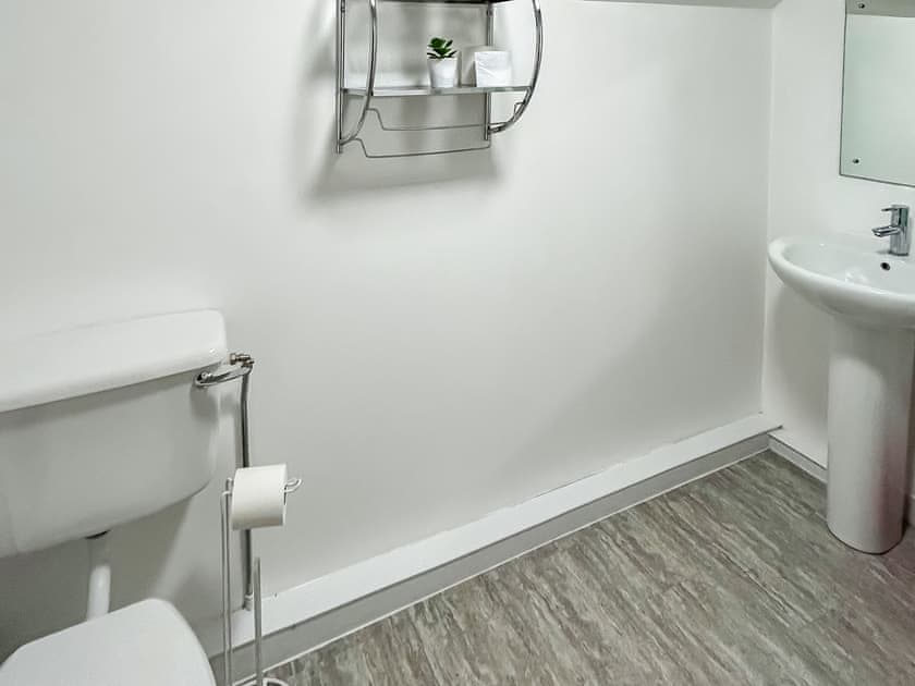 Bathroom | Rhiw Farmhouse, Rowen, near Conwy