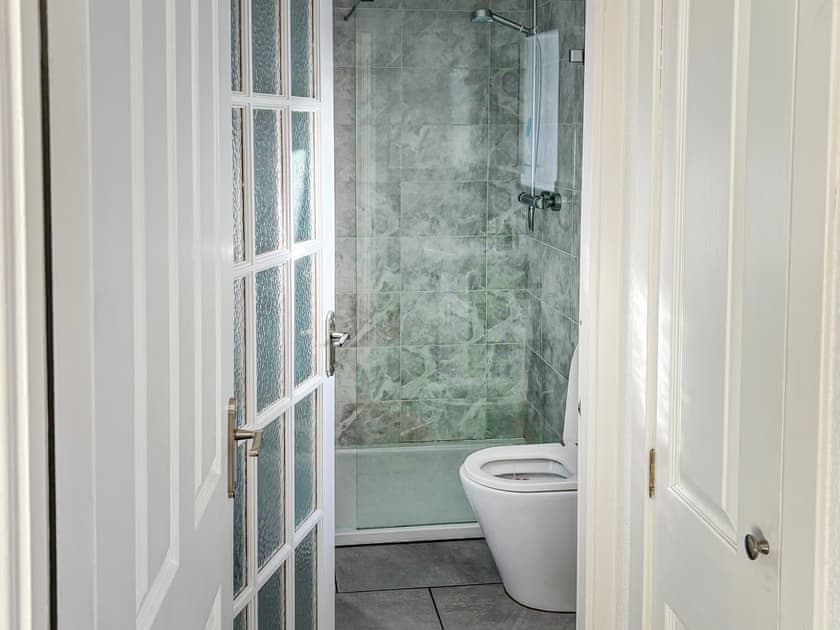 Bathroom | Taymount Cottage, Caputh