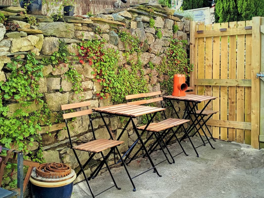 Courtyard | enRoot Cottage, Ingleton