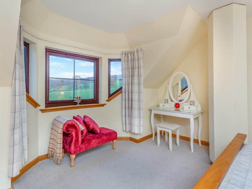 Double bedroom | Bunchrew Farm Cottage, Inverness