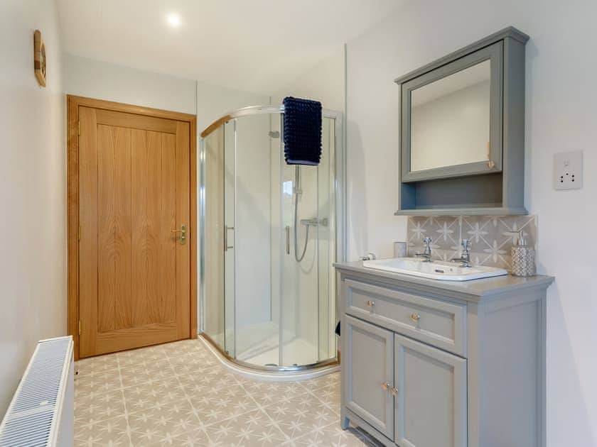 Bathroom | Bunchrew Farm Cottage, Inverness