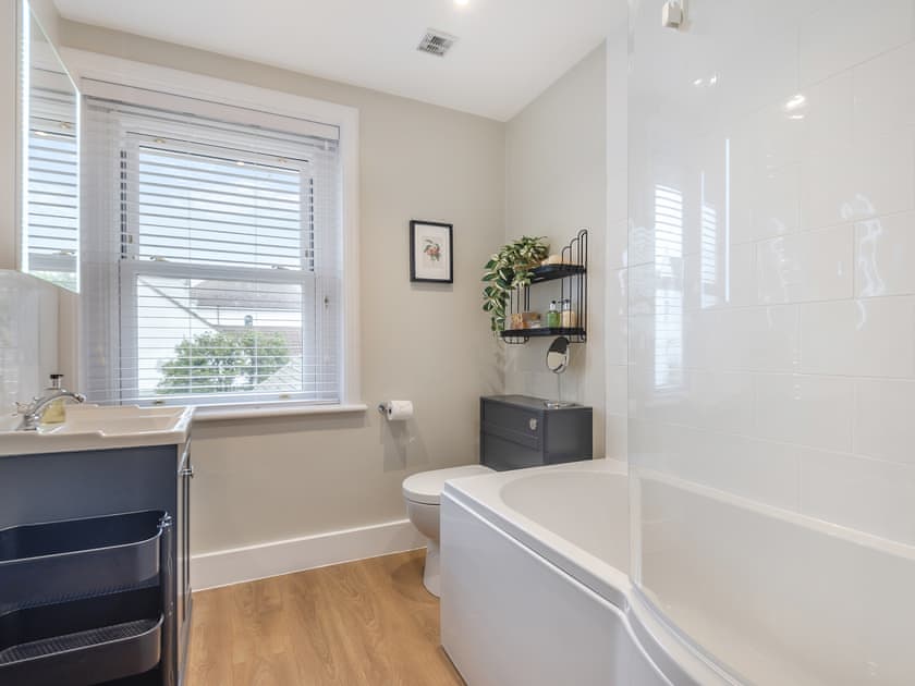 Bathroom | Baytree Cottage, Fareham