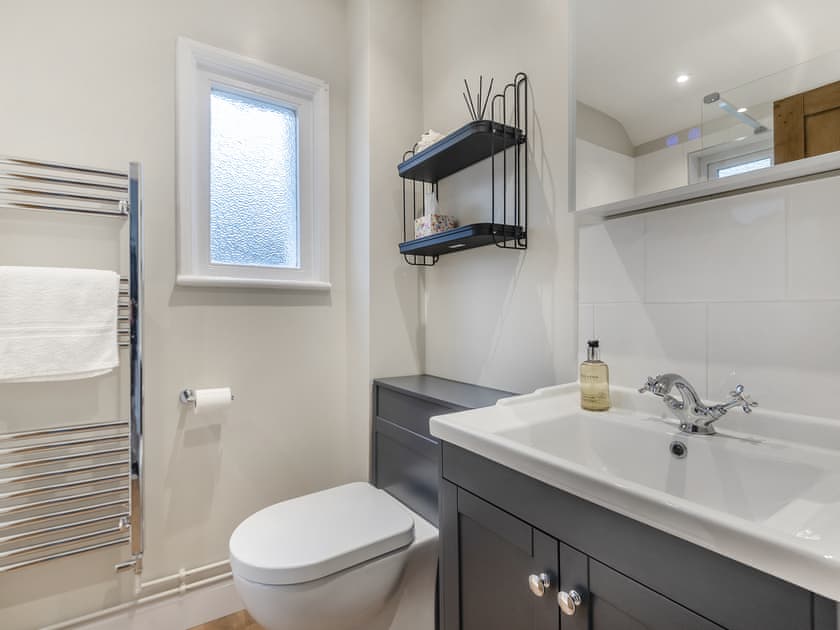 Bathroom | Baytree Cottage, Fareham