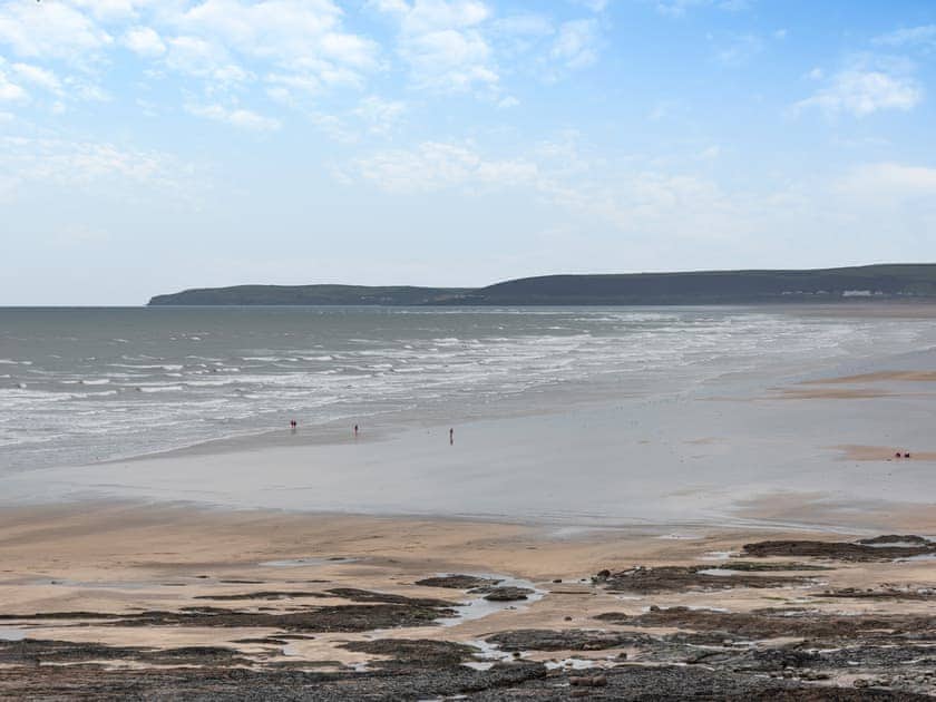Just a stone’s throw from the wide, golden sandy beach | Apartment 50, Westward Ho!