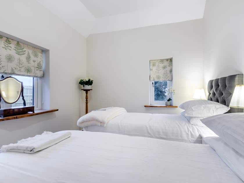 Twin bedroom | South Lodge, Driffield
