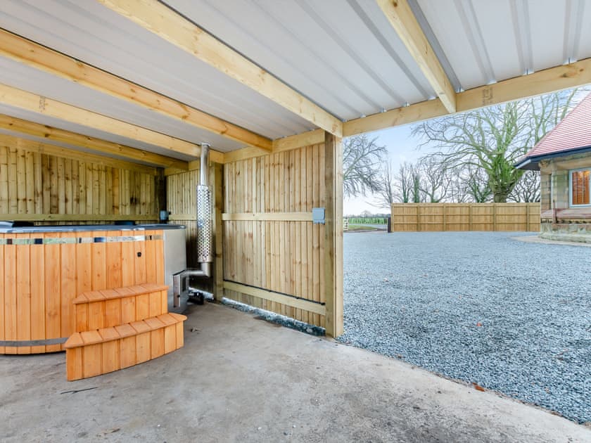 Hot tub | South Lodge, Driffield