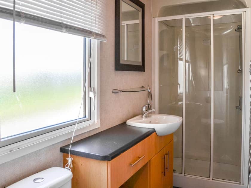 Bathroom | Margaret’s - Emmotland Holidays, Driffield