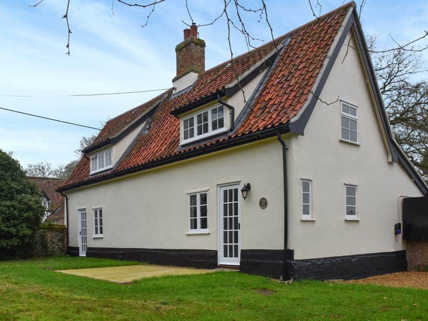 Exterior | Oak Tree Cottage, Quidenham