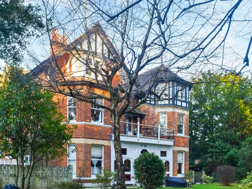 Exterior | Rockmount Apartment, Bournemouth