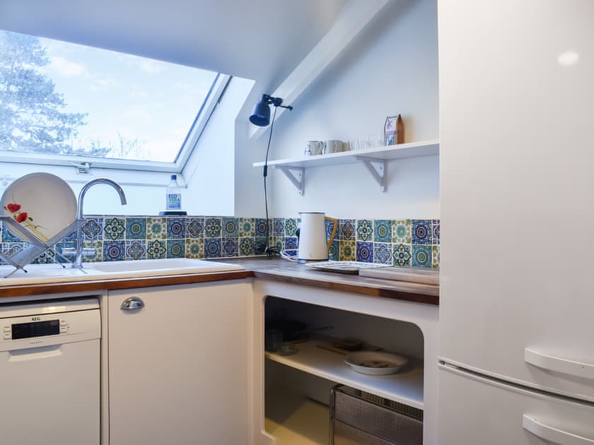 Kitchen | Rockmount Apartment, Bournemouth