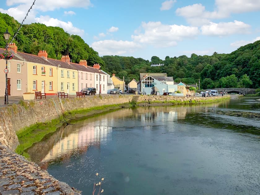 Surrounding area | The Bears Cave, Lower Town