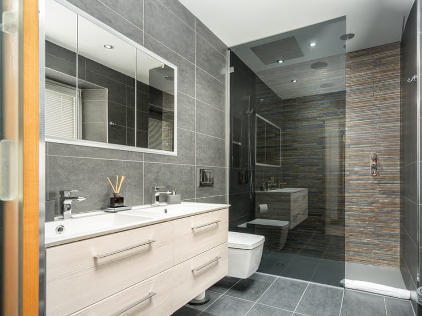 Bathroom | Lochside House, Castle Douglas