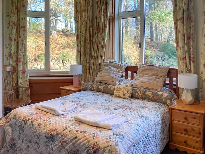 Double bedroom | The Garden Apartment - Country House Holidays, Lairg