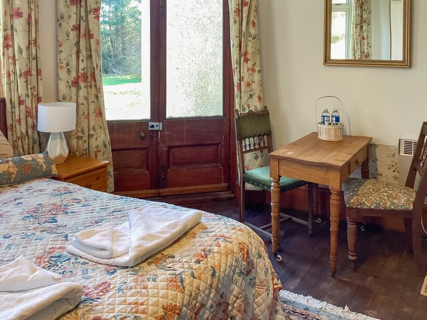 Double bedroom | The Garden Apartment - Country House Holidays, Lairg