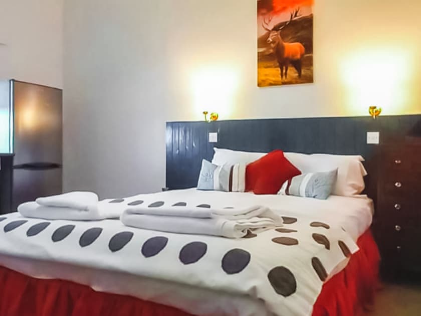 Double bedroom | The Chauffer’s Apartment - Country House Holidays, Lairg
