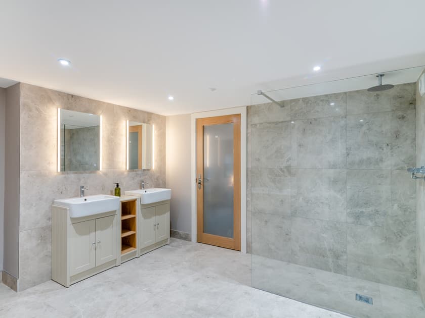 En-suite | Waterside House, Knaresborough, near Harrogate