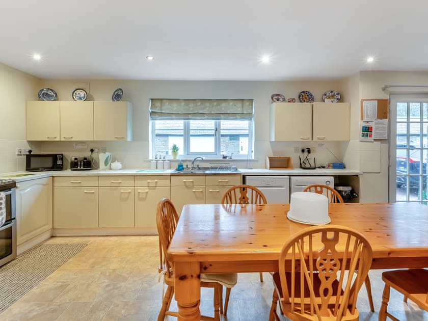 Kitchen/diner | Snowshill - Heckley Farm Cottages, Denwick, near Alnwick