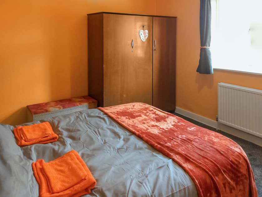 Double Bedroom | 5 Rose Cottages, Little Sandhurst