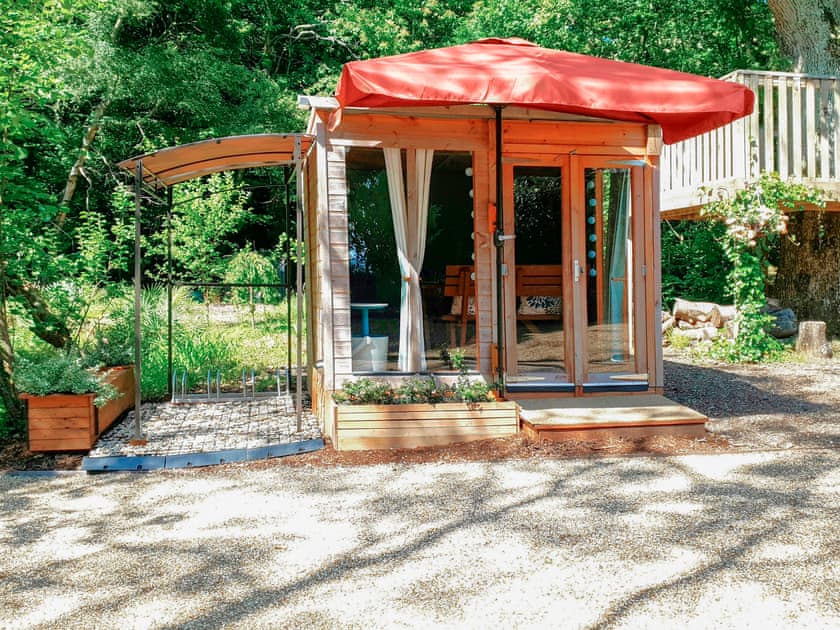 Exterior | Benchwood House, Hastings