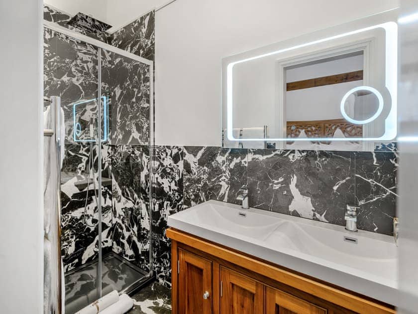 Bathroom | The B Hive at Buckstone House, Carnforth