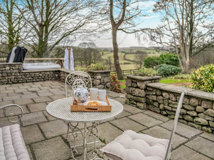 Outdoor | The B Hive at Buckstone House, Carnforth