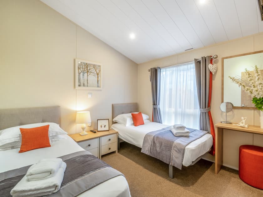 Twin bedroom | Seagull Lodge - Russell Lodges at The Pines, Runswick Bay