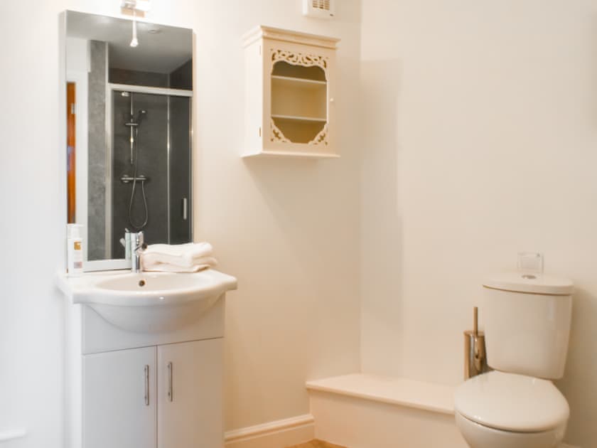 Twin bedroom | Swan House, Carnforth