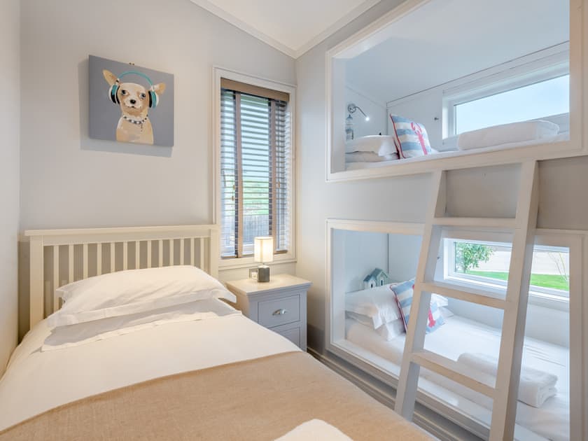Triple bedroom | Lobster Lodge - Russell Lodges at The Pines, Runswick Bay
