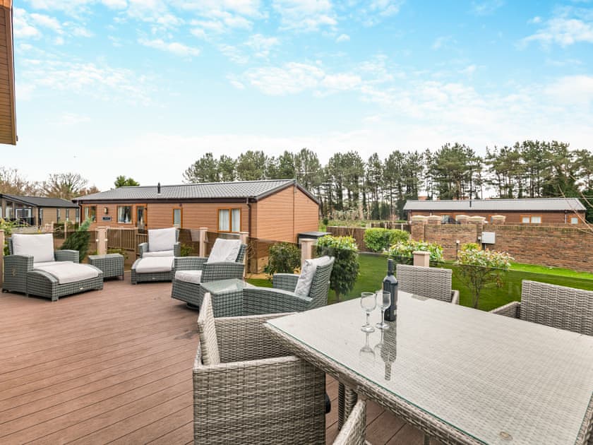 Outdoor | Lobster Lodge - Russell Lodges at The Pines, Runswick Bay