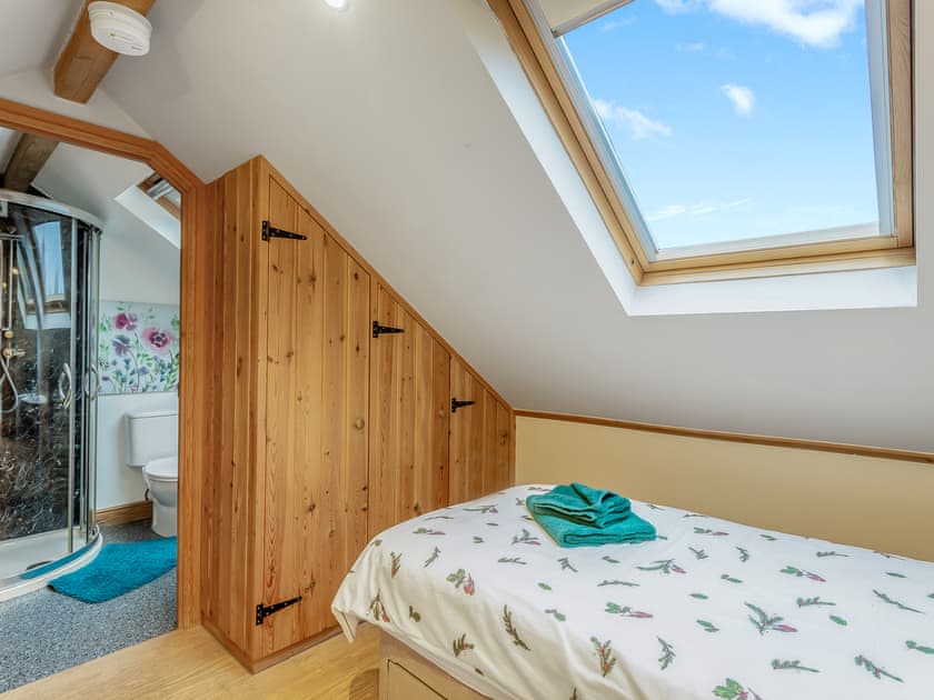Twin bedroom | The Boiler House, Osmotherley