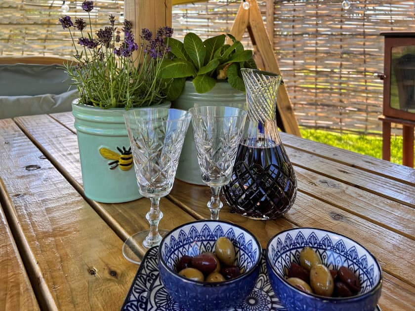 Sitting-out-area | Herdwick, Grove
