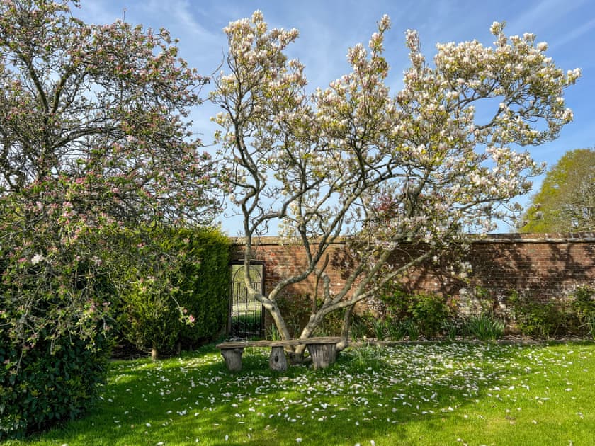 Garden | Stablehurst Cottage, East Grinstead