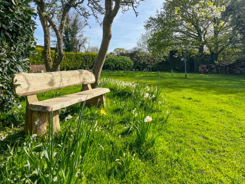 Garden | Stablehurst Cottage, East Grinstead