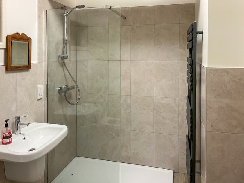 Bathroom | Bailiffs House - Glynhir Estate, Llandybie