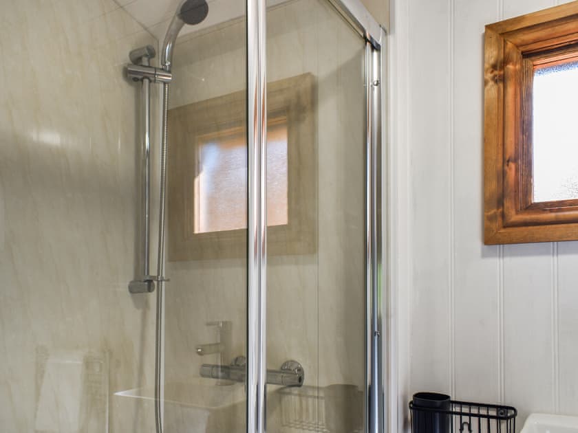 Bathroom | Keldholme Shepherds Hut Two - Keldholme Holidays, Keldholme, near Kirkbymoorsid