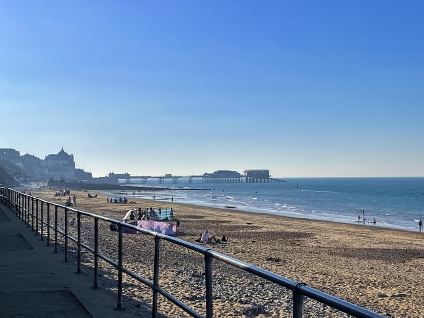Surrounding area | Skylark Chalet, Cromer