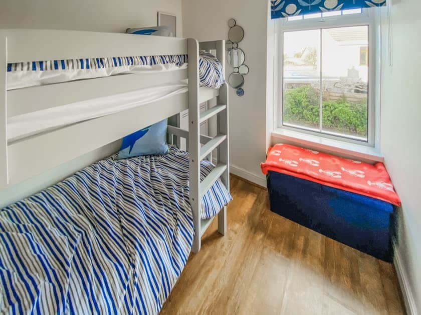 Bunk bedroom | Greycott, Crantock