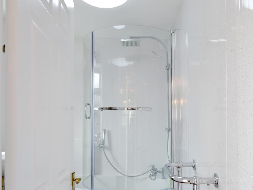 Bathroom | Eastwood House, Brandesburton