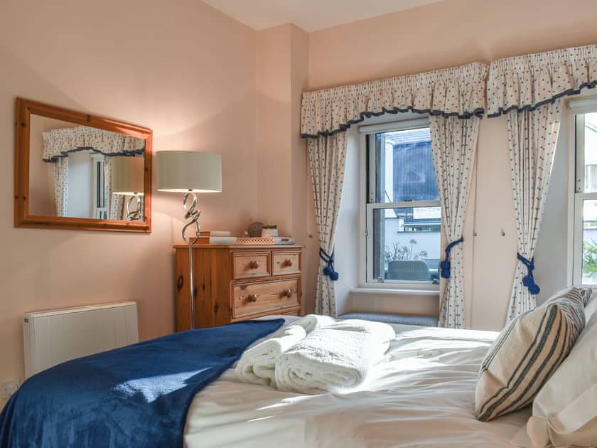 Double bedroom | The Courtyard, Salcombe