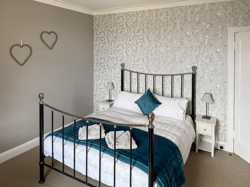 Double bedroom | Littlebay Apartment, Oban