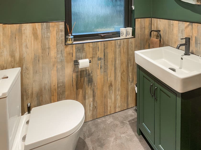 Bathroom | Lochside View, Lochearnhead