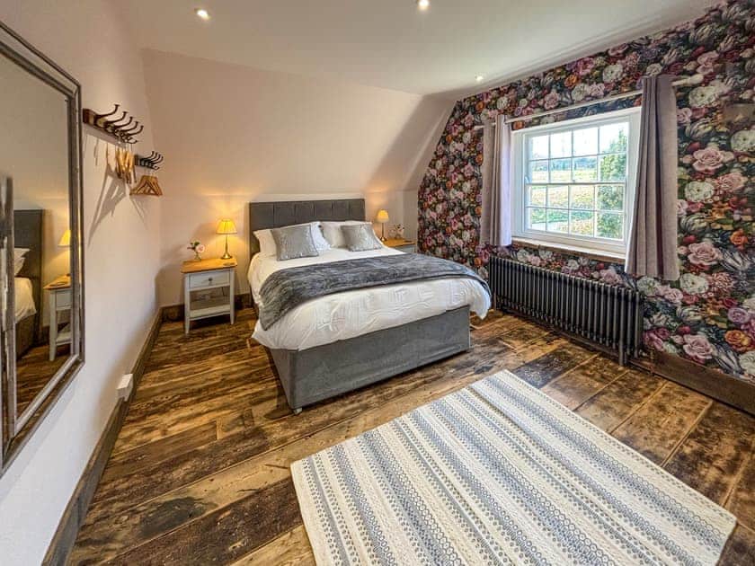 Double bedroom | Rossiters Cottage - Rossiter’s Vineyard Barn, Wellow, near Yarmouth