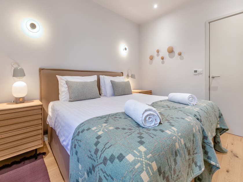 Twin bedroom | Villa 82 Una - St Ives Resort, Carbis Bay