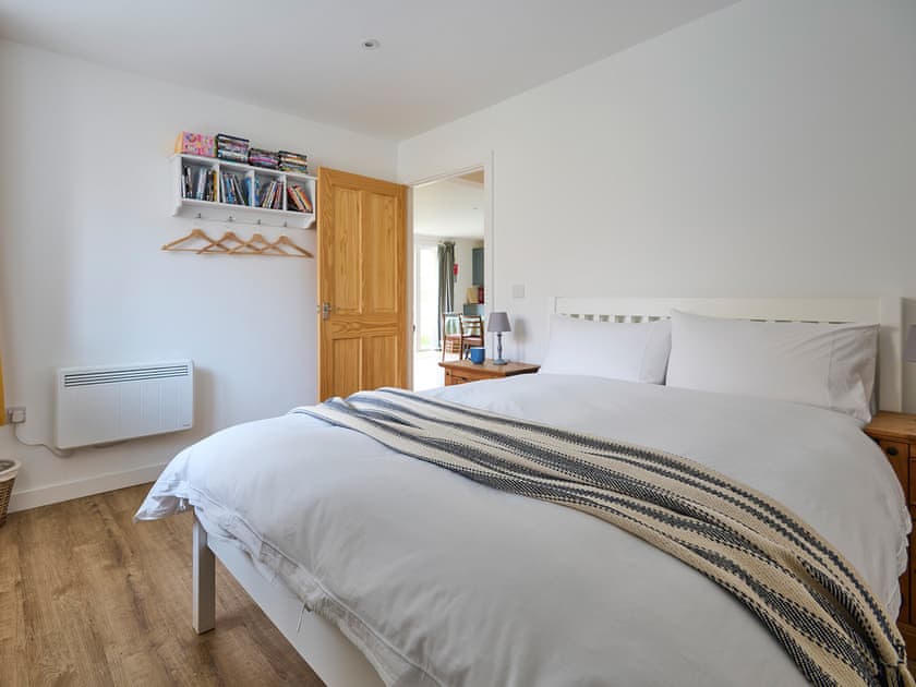 Double bedroom | Beuno - Bach Wen Cottages, Clynnog Fawr