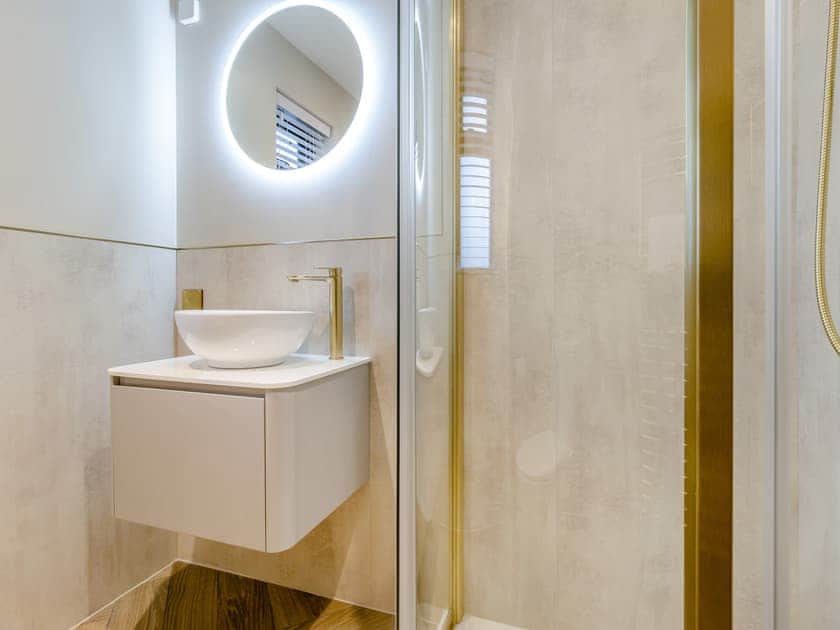 Shower room | Root - Pentre Lodges, Mochdre,Newtown